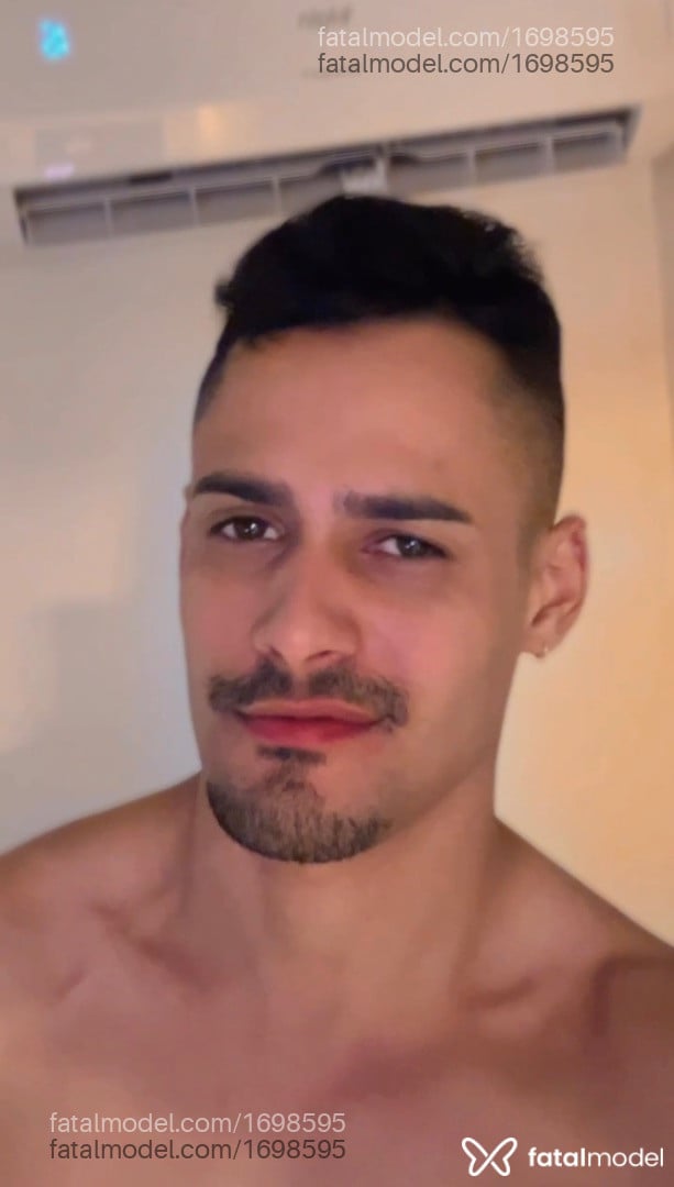Acompanhante homem morena (o) de olhos castanhos em Montes Claros - Guilherme