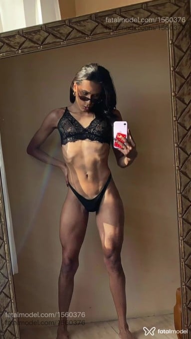 Acompanhante mulher trans com cabelo castanho de olhos castanhos em Rio das Ostras - Vanessa