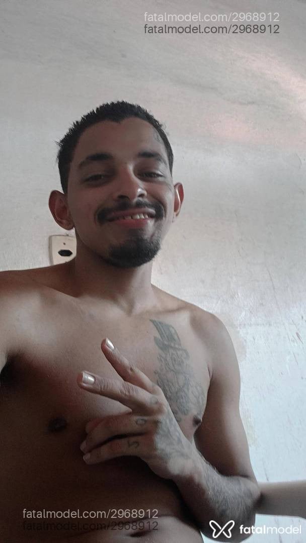 Acompanhante homem morena (o) de olhos castanhos - Vetiin