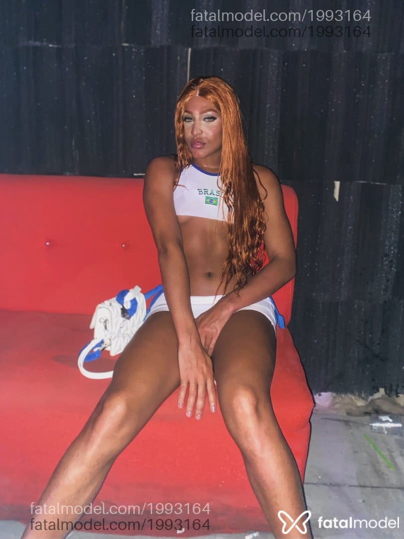 Acompanhante mulher trans com cabelo castanho de olhos castanhos em Cariacica - Kay Sillva