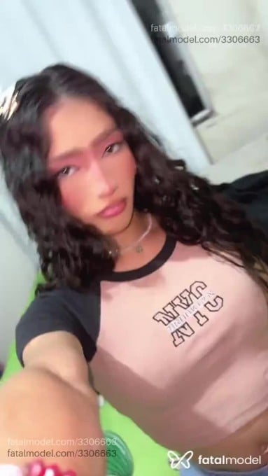 Acompanhante mulher trans com cabelo castanho de olhos castanhos em Brusque Acompanhante mulher trans com cabelo castanho de olhos castanhos em Brusque - Pipoquete
