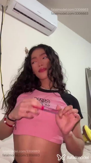 Acompanhante mulher trans com cabelo castanho de olhos castanhos em Brusque Acompanhante mulher trans com cabelo castanho de olhos castanhos em Brusque - Pipoquete