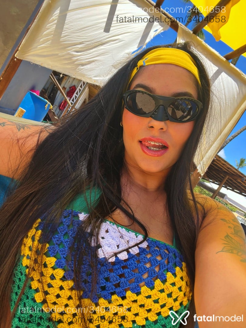 Acompanhante mulher morena (o) de olhos castanhos - Lia Fernandes