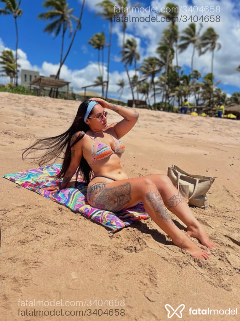 Acompanhante mulher morena (o) de olhos castanhos - Lia Fernandes