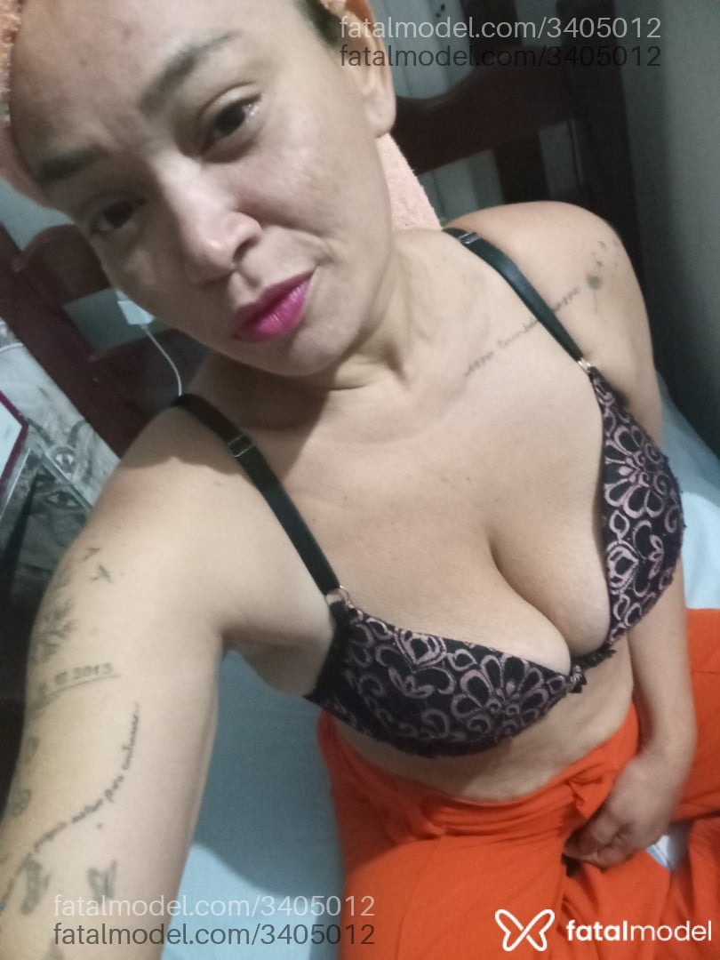 Acompanhante mulher ruiva (o) de olhos castanhos em Curitiba Acompanhante mulher ruiva (o) de olhos castanhos em Curitiba - Dhenyffer