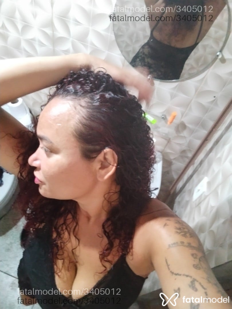 Acompanhante mulher ruiva (o) de olhos castanhos em Curitiba Acompanhante mulher ruiva (o) de olhos castanhos em Curitiba - Dhenyffer