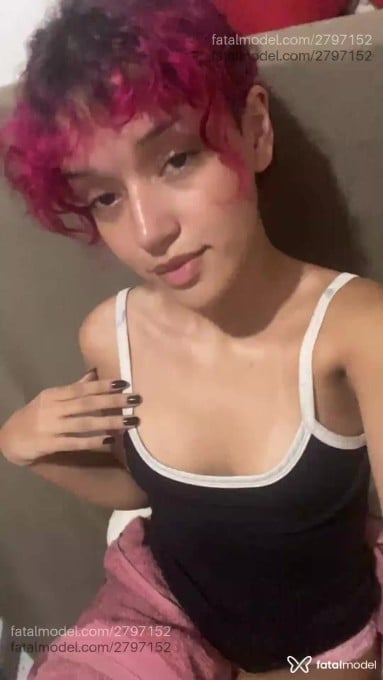 Acompanhante mulher com cabelo castanho de olhos castanhos - Myalinsof Acompanhante mulher com cabelo castanho de olhos castanhos - Myalinsof