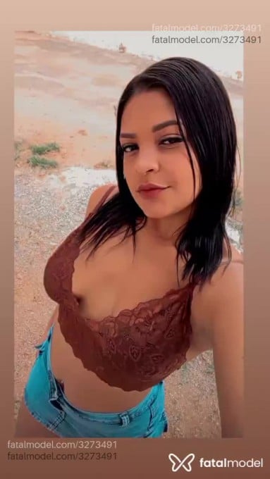 Acompanhante mulher com cabelo castanho de olhos castanhos - Luluzinha