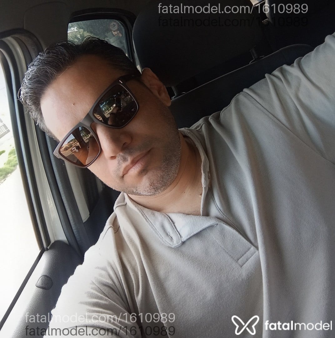 Acompanhante homem com cabelo castanho de olhos castanhos em Maringá - Rony cavallheiro