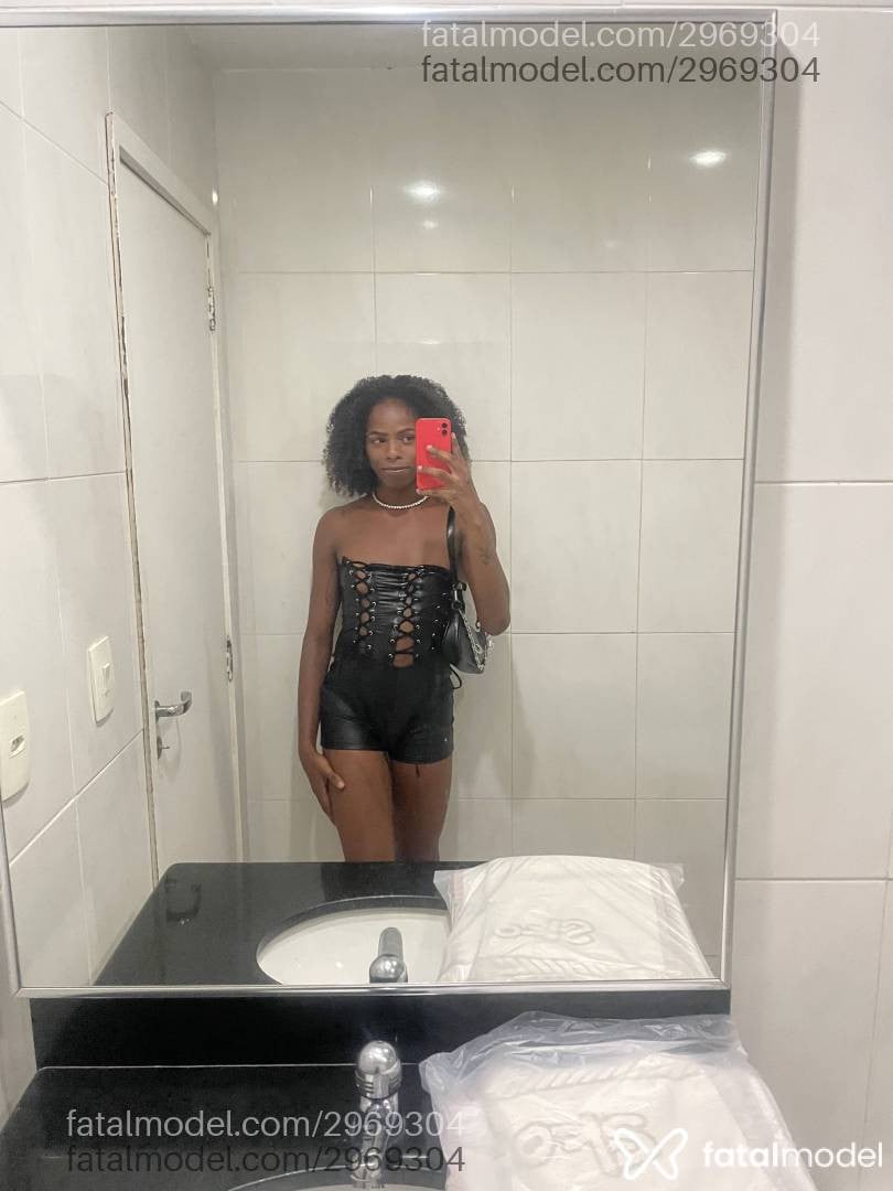 Acompanhante mulher trans morena (o) de olhos castanhos em Rio de Janeiro - Sheila Cristina