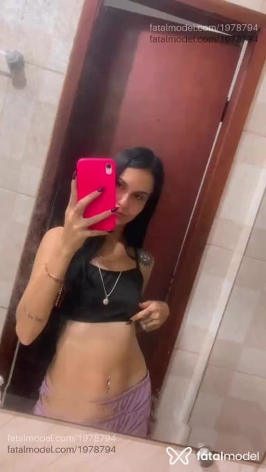 Acompanhante mulher morena (o) de olhos castanhos em Goiânia Acompanhante mulher morena (o) de olhos castanhos em Goiânia - Briza