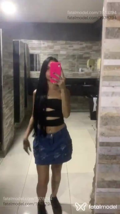 Acompanhante mulher morena (o) de olhos castanhos em Goiânia Acompanhante mulher morena (o) de olhos castanhos em Goiânia - Briza