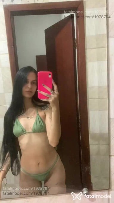 Acompanhante mulher morena (o) de olhos castanhos em Goiânia Acompanhante mulher morena (o) de olhos castanhos em Goiânia - Briza