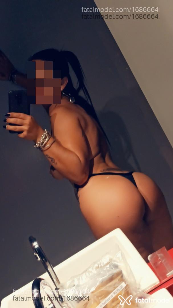 Acompanhante mulher morena (o) de olhos castanhos - Mel Lins