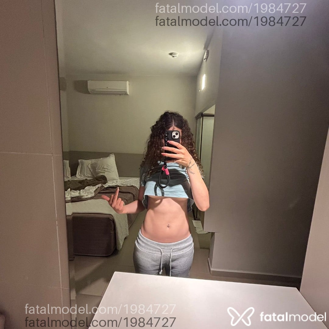 Acompanhante mulher loira (o) de olhos mel em Rio de Janeiro Acompanhante mulher loira (o) de olhos mel em Rio de Janeiro - Alícia