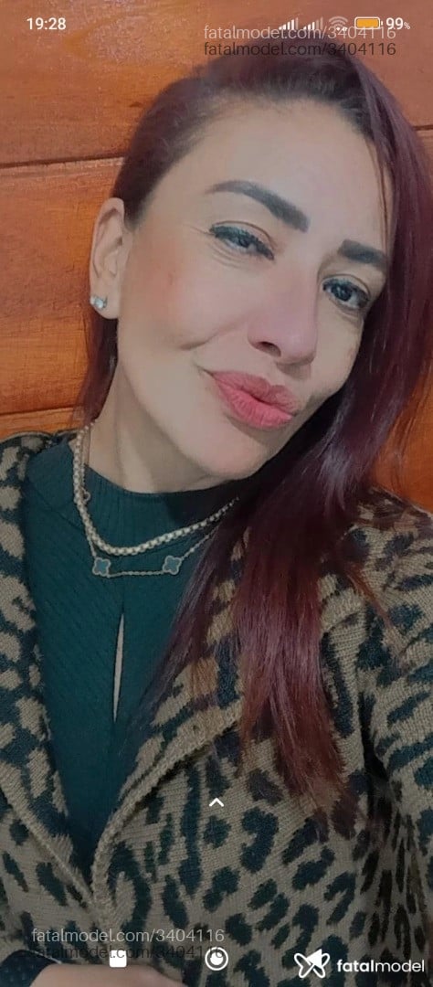 Acompanhante mulher ruiva (o) de olhos castanhos em Imbituba - Laraa