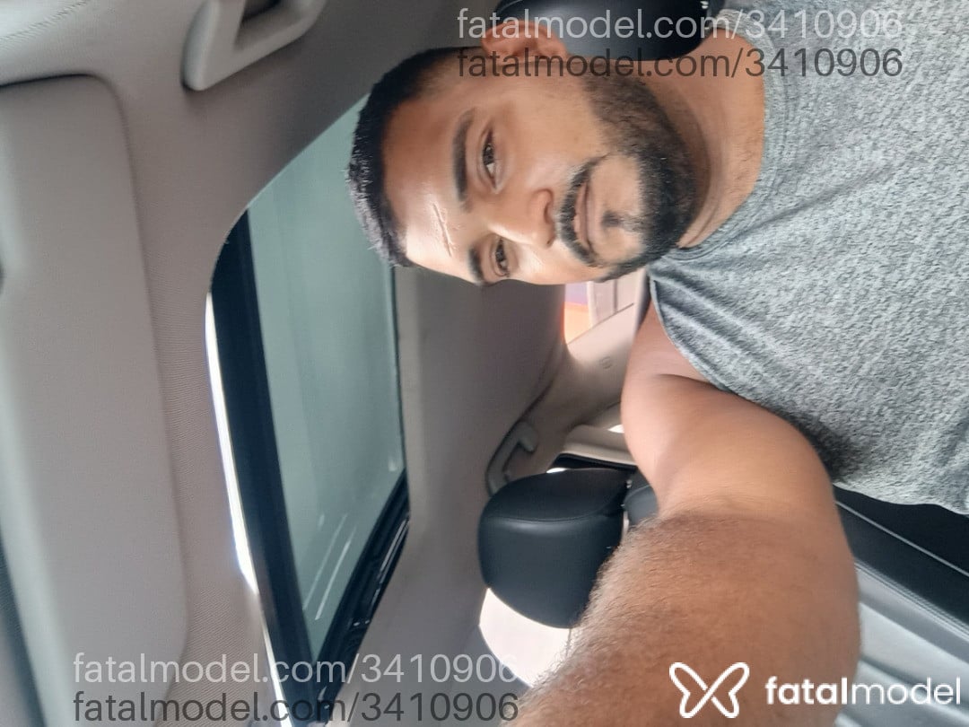 Acompanhante homem com cabelo castanho de olhos pretos em Pomerode - Cachorro