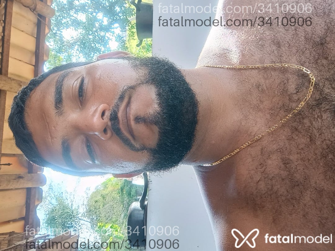 Acompanhante homem com cabelo castanho de olhos pretos em Pomerode - Cachorro