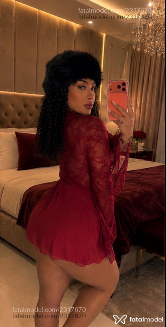 Acompanhante mulher morena (o) de olhos castanhos - Tiphany Nogueira Acompanhante mulher morena (o) de olhos castanhos - Tiphany Nogueira