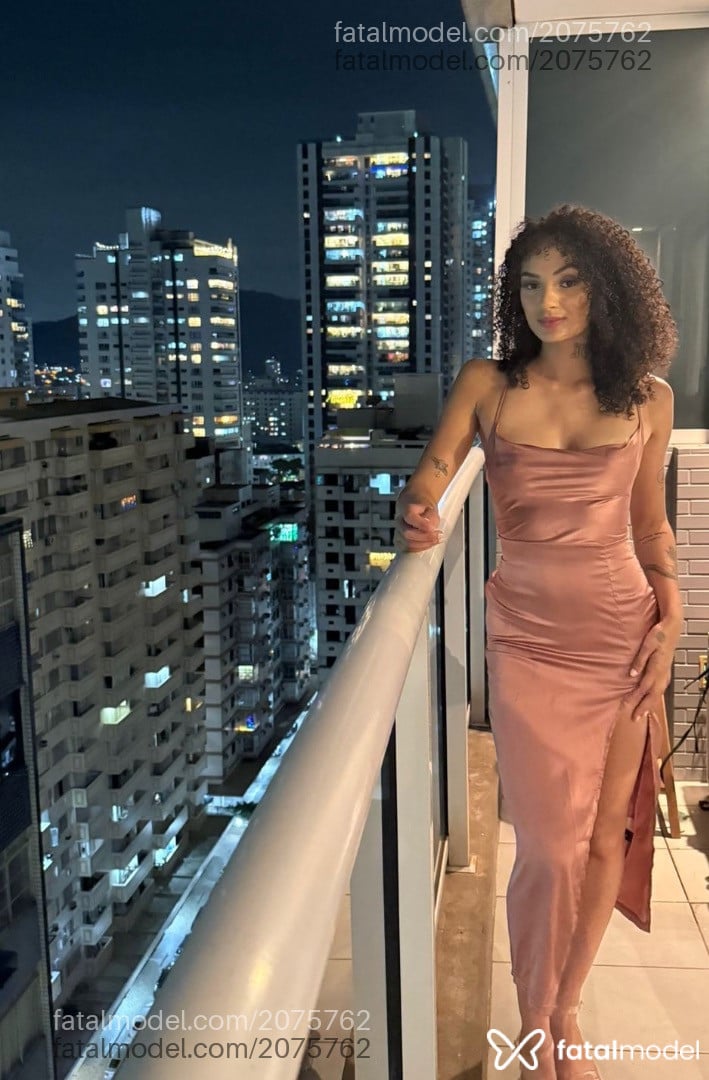 Acompanhante mulher com cabelo castanho de olhos castanhos em São Paulo - Fany Olivr