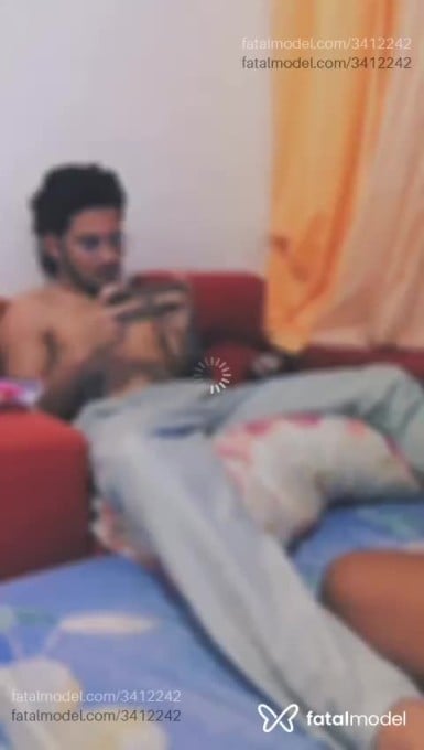 Acompanhante homem com cabelo castanho de olhos castanhos em Virtual Acompanhante homem com cabelo castanho de olhos castanhos em Virtual - Mullet