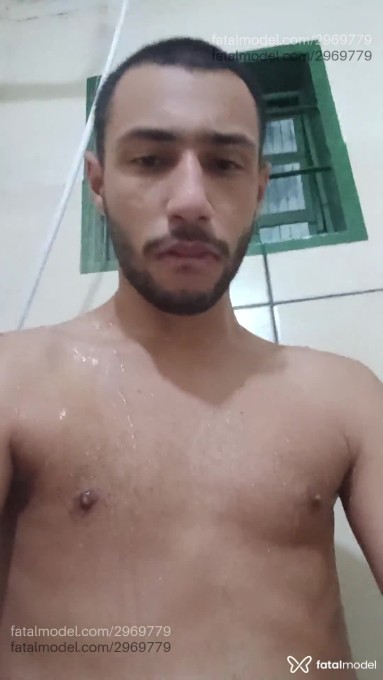 Acompanhante homem morena (o) de olhos pretos em Virtual Acompanhante homem morena (o) de olhos pretos em Virtual - Douglas