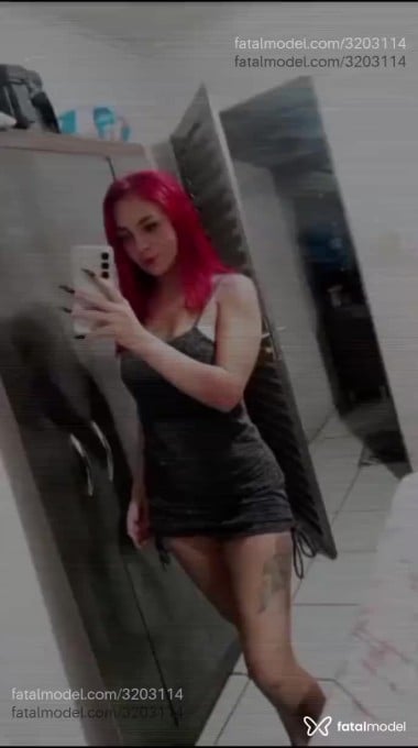 Acompanhante mulher ruiva (o) de olhos castanhos - Yasmin