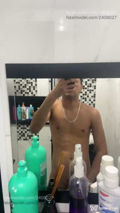 Acompanhante homem morena (o) de olhos verdes - Jhon Santos Acompanhante homem morena (o) de olhos verdes - Jhon Santos
