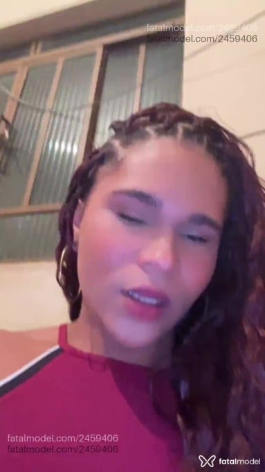 Acompanhante mulher trans com cabelo castanho de olhos castanhos em Sarzedo Acompanhante mulher trans com cabelo castanho de olhos castanhos em Sarzedo - Ketzinha