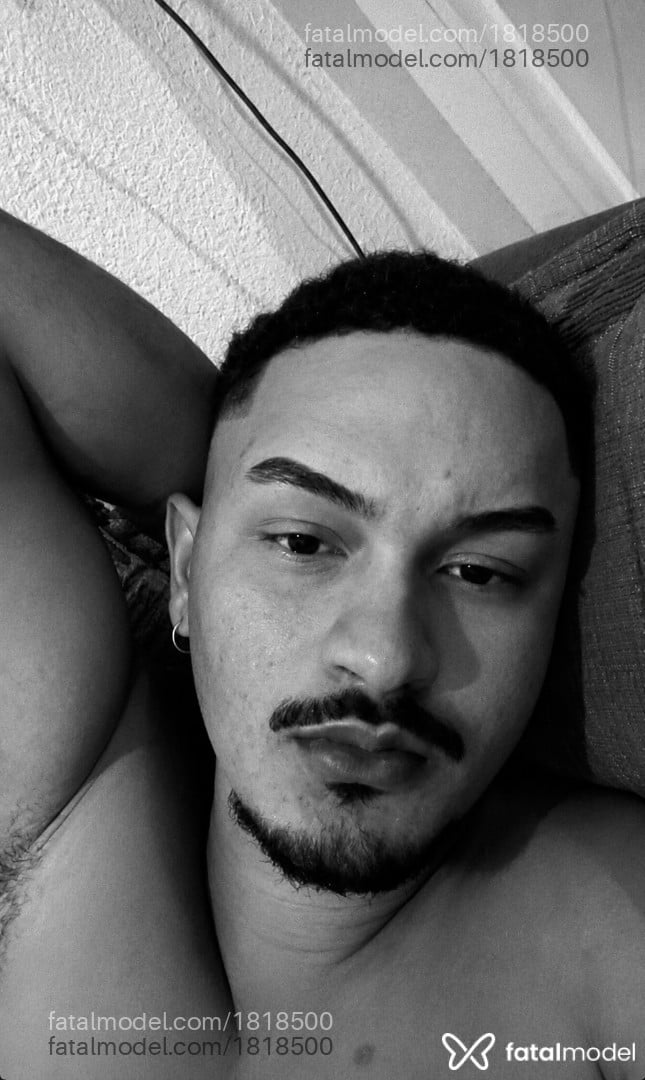 Acompanhante homem morena (o) de olhos pretos em Florianópolis Acompanhante homem morena (o) de olhos pretos em Florianópolis - Bryan Castro