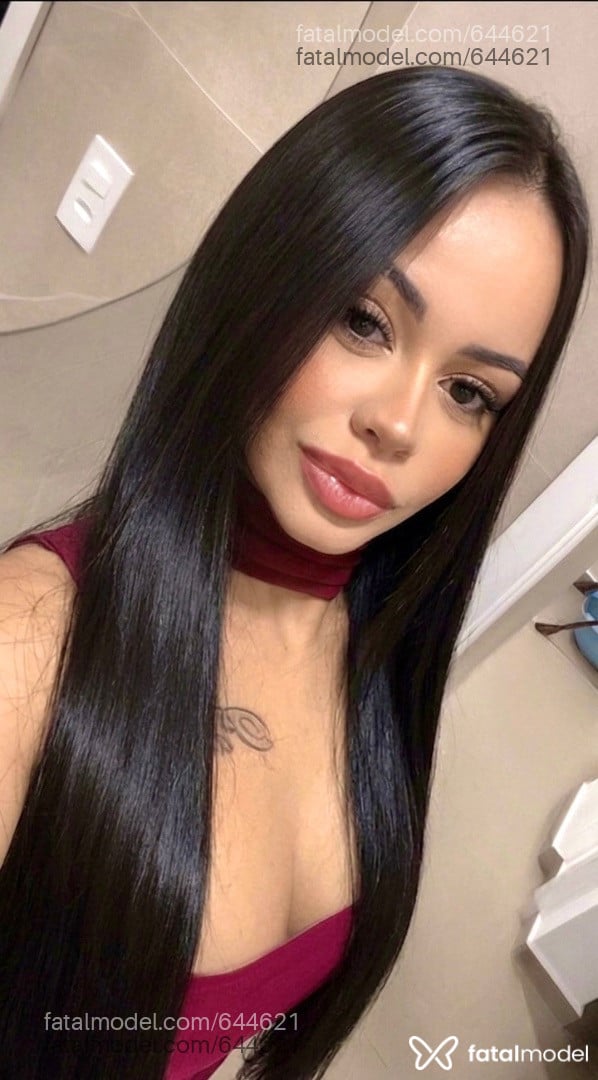 Acompanhante mulher com cabelo castanho de olhos castanhos em Paranaguá - Julia