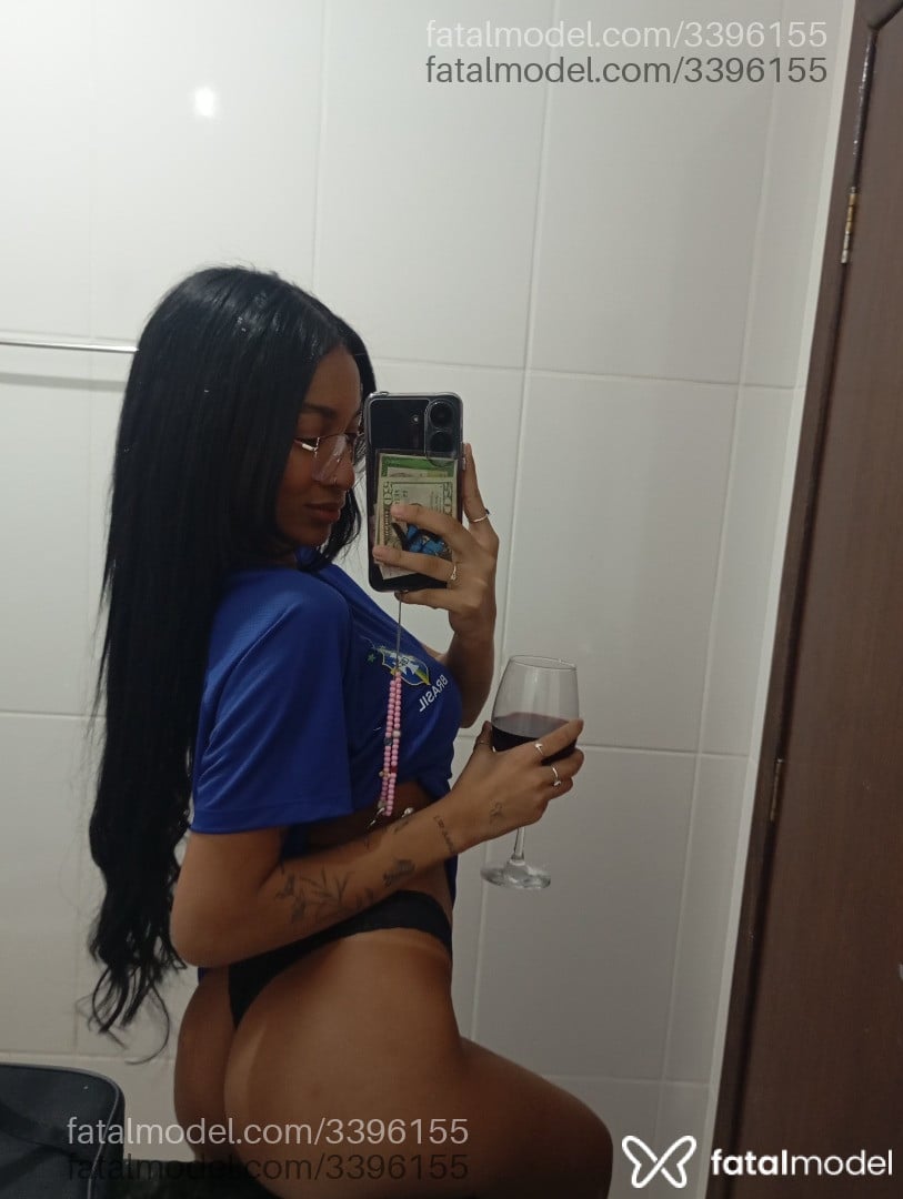 Acompanhante mulher morena (o) de olhos castanhos em Divinópolis - Fernanda