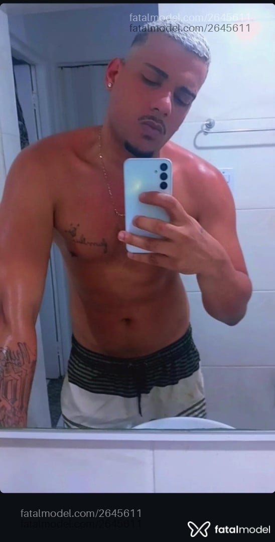 Acompanhante homem loira (o) de olhos castanhos em Salvador Acompanhante homem loira (o) de olhos castanhos em Salvador - Bruno Estevan