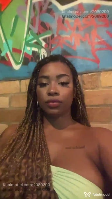 Acompanhante mulher morena (o) de olhos pretos em Ipojuca - Maybê