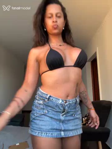 Acompanhante mulher trans com cabelo castanho de olhos castanhos - Ruca Amorim