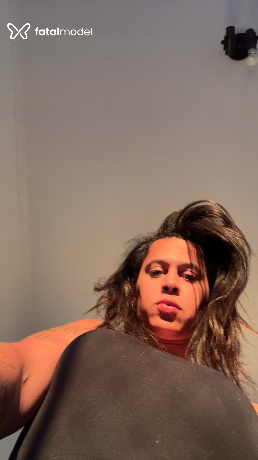 Acompanhante mulher trans com cabelo castanho de olhos castanhos - Ruca Amorim