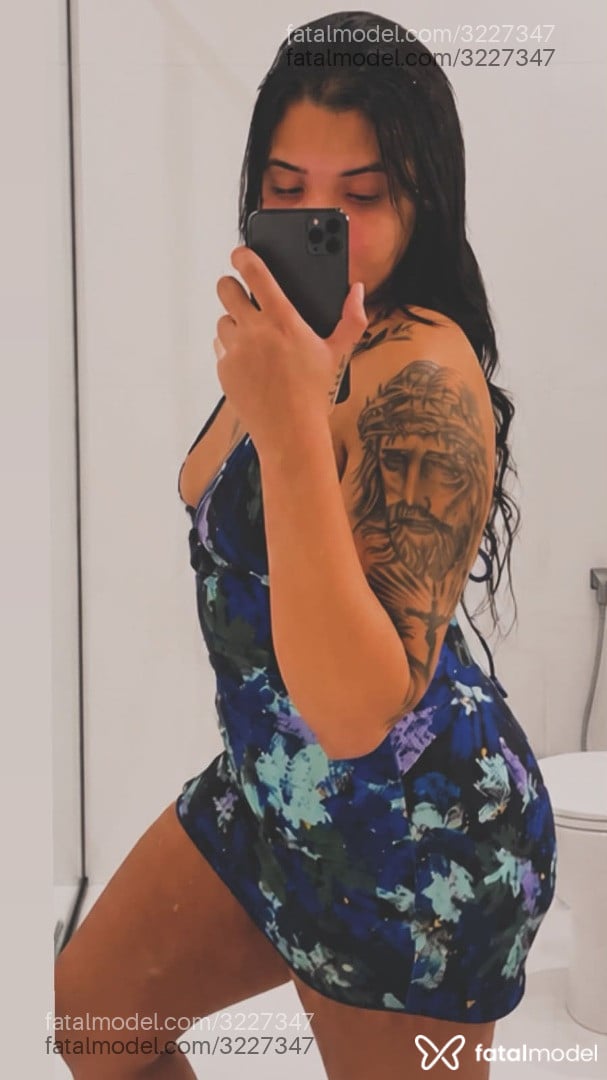 Acompanhante mulher morena (o) de olhos castanhos - Milena Acompanhante mulher morena (o) de olhos castanhos - Milena