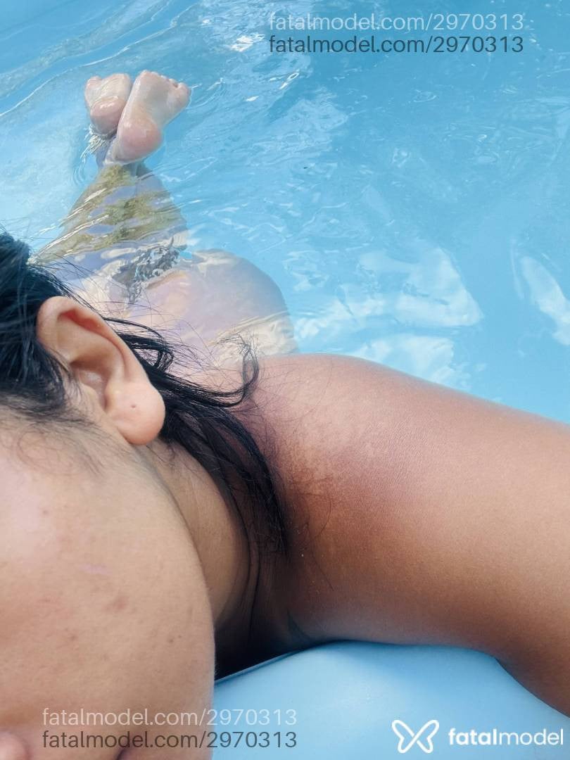 Acompanhante mulher morena (o) de olhos castanhos em Caldas Novas Acompanhante mulher morena (o) de olhos castanhos em Caldas Novas - Júlia