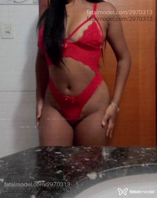 Acompanhante mulher morena (o) de olhos castanhos em Caldas Novas Acompanhante mulher morena (o) de olhos castanhos em Caldas Novas - Júlia