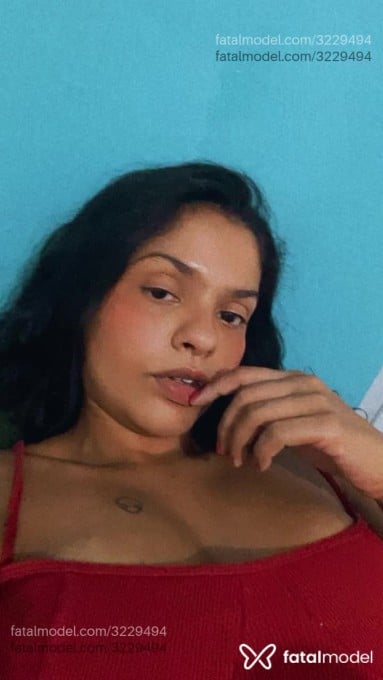 Acompanhante mulher morena (o) de olhos castanhos - Sarah Maria
