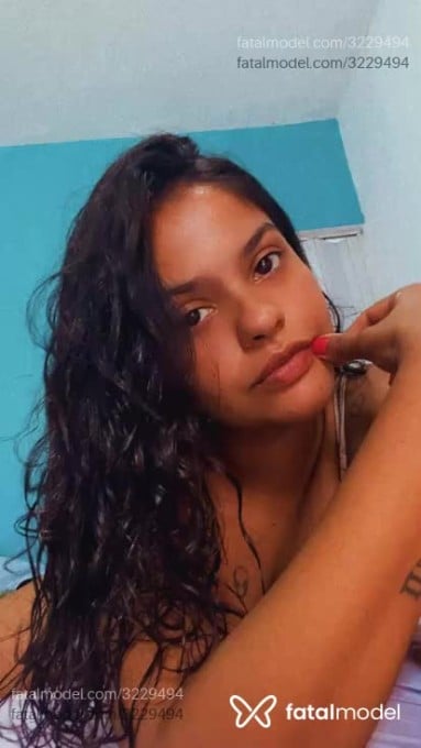 Acompanhante mulher morena (o) de olhos castanhos - Sarah Maria