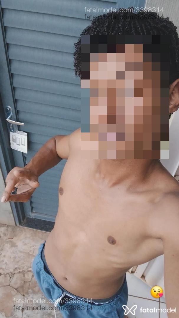 Acompanhante não-binário morena (o) de olhos castanhos em Sapezal - Kayke