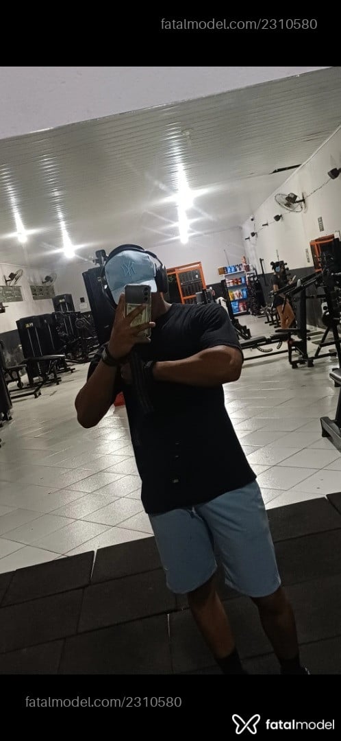 Acompanhante homem morena (o) de olhos castanhos - Pretinho Acompanhante homem morena (o) de olhos castanhos - Pretinho