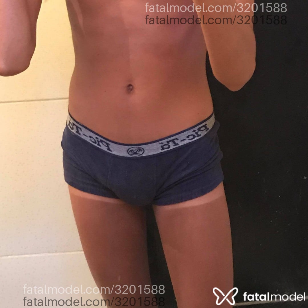 Acompanhante homem loira (o) de olhos pretos em Rio de Janeiro - Denner