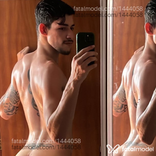 Acompanhante homem morena (o) de olhos castanhos em Itumbiara - Empinadinho