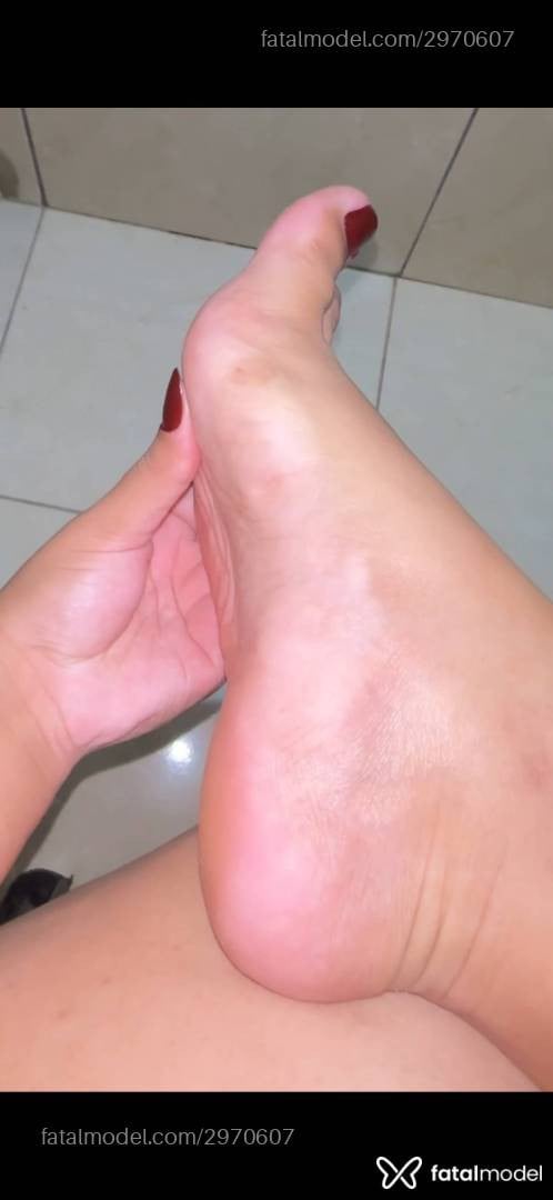 Acompanhante mulher morena (o) de olhos castanhos - Evilyn