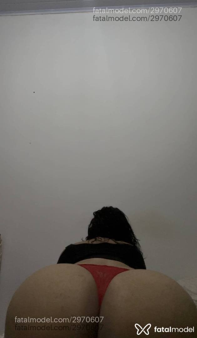 Acompanhante mulher morena (o) de olhos castanhos - Evilyn
