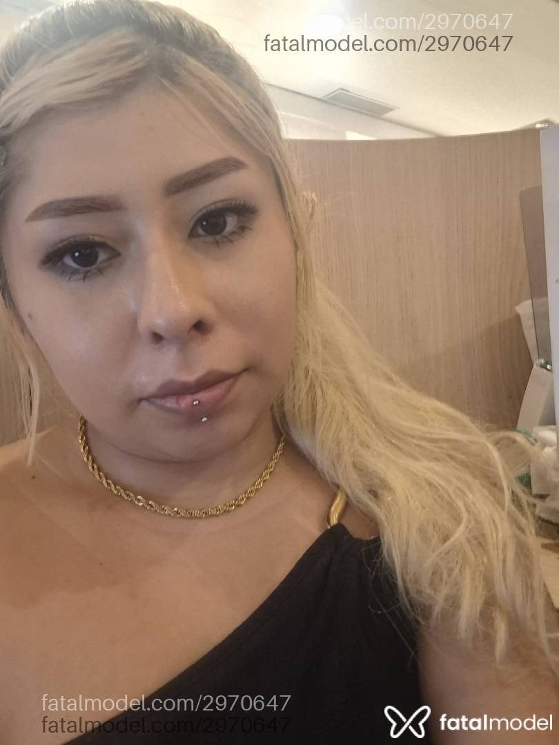 Acompanhante mulher loira (o) de olhos castanhos em São Paulo Acompanhante mulher loira (o) de olhos castanhos em São Paulo - Dayane Ortis