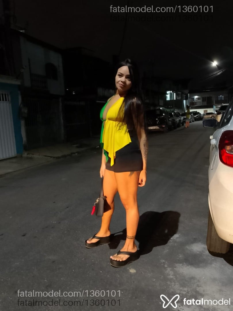 Acompanhante mulher com cabelo castanho de olhos castanhos - Karol Nicole