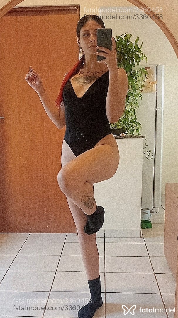 Acompanhante mulher com cabelo castanho de olhos castanhos em Atibaia - Alecram